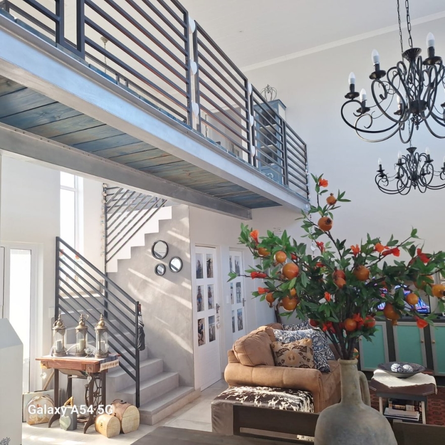  Bedroom Property for Sale in Fraaiuitsig Western Cape